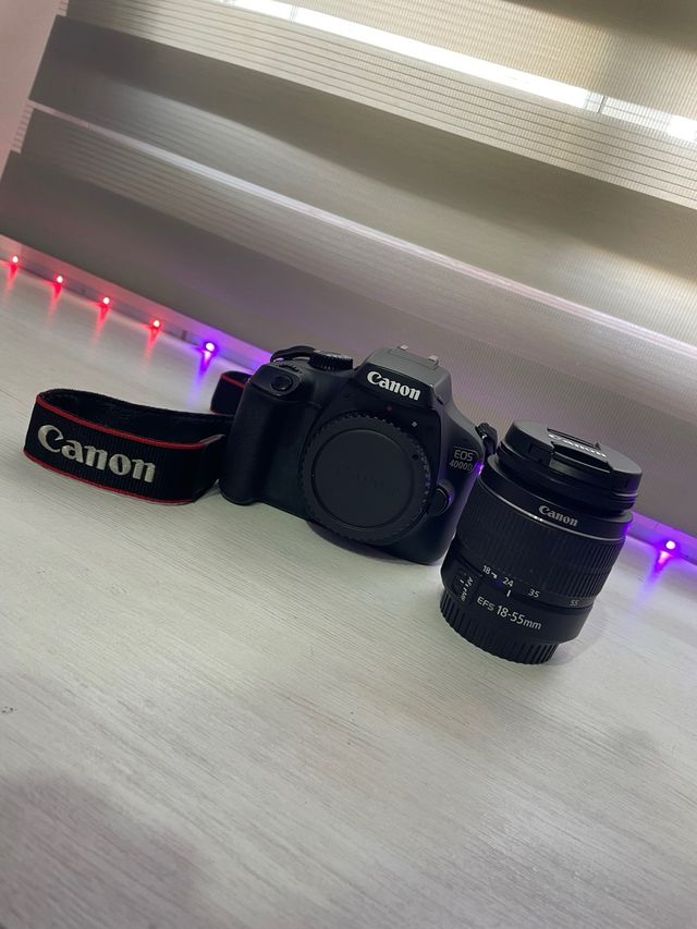 Camara Canon EOS 4000D con Objetivo 18-55mm