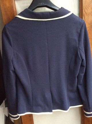 CHAQUETA AZUL MARINO  CON RIBETE EN BLANCO