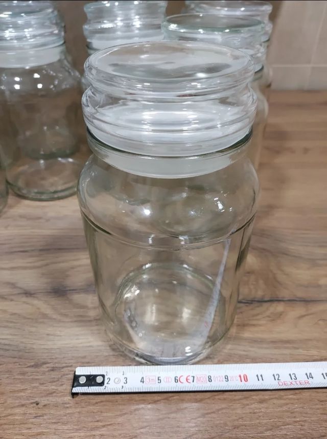 Botes con cierre a presión para alimentos