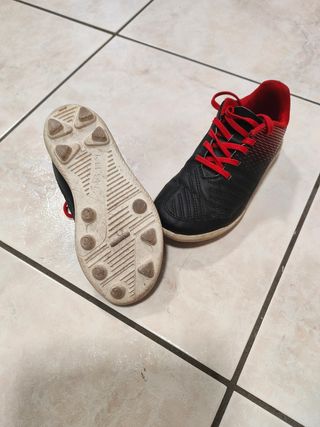 Scarpe calcio/rugby con tacchetti n.27