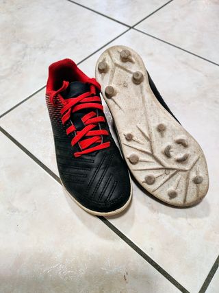 Scarpe calcio/rugby con tacchetti n.30