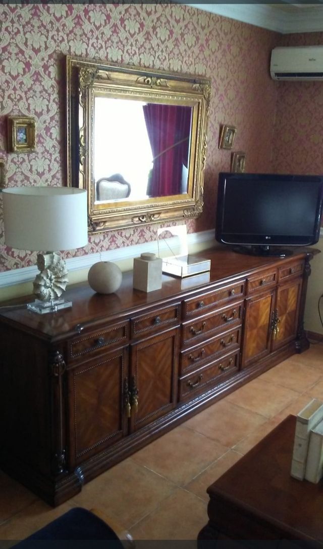 Mueble Aparador con TV LG 