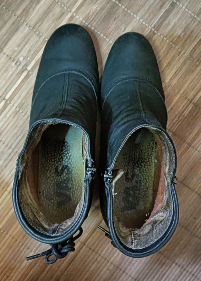 Botines negros piel VAS talla 39