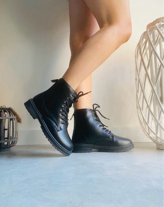 Botines negros cordones NUEVOS 39
