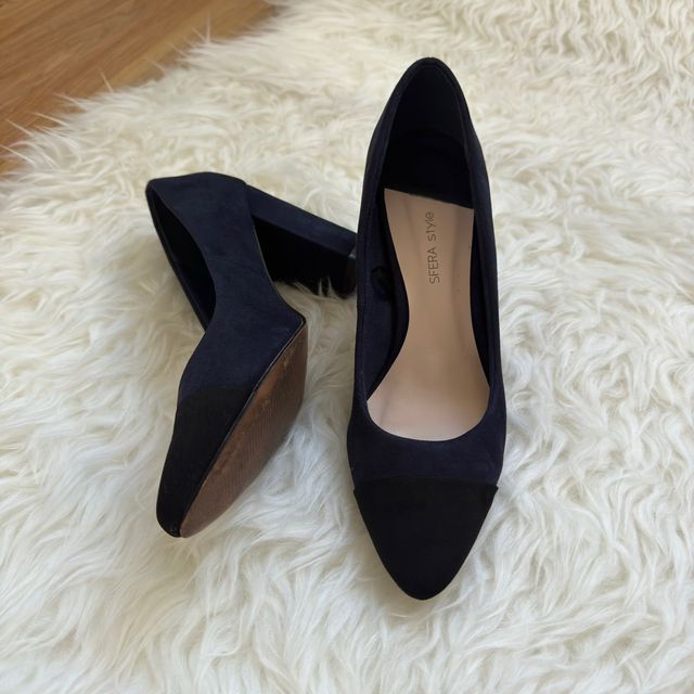 Zapatos de tacón ancho contraste azul negro