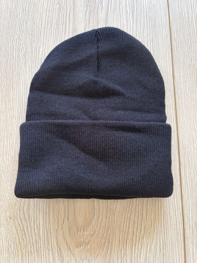 Gorro negro de lana