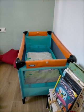 Cuna plegable Jané con colchón y nórdico 