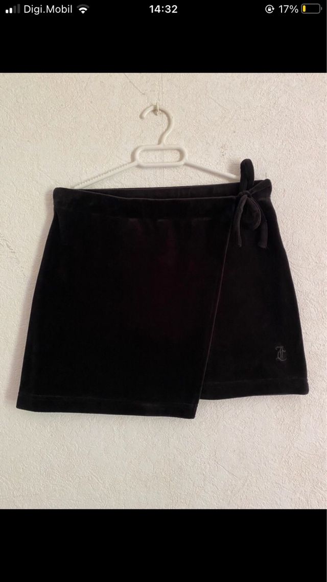 Falda Juicy Couture de terciopelo negro