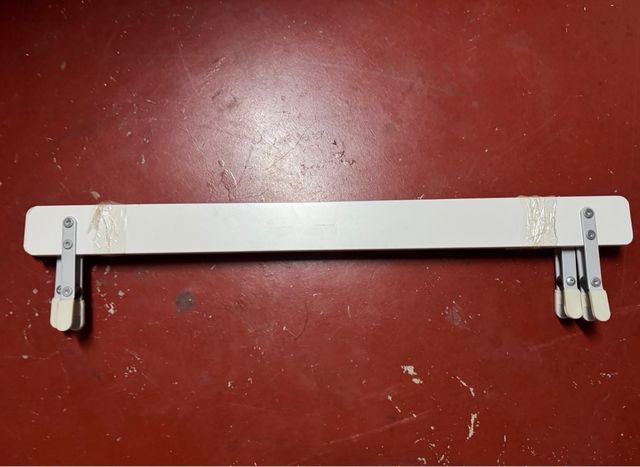 Barandilla blanca ikea para cuna o cama bebé