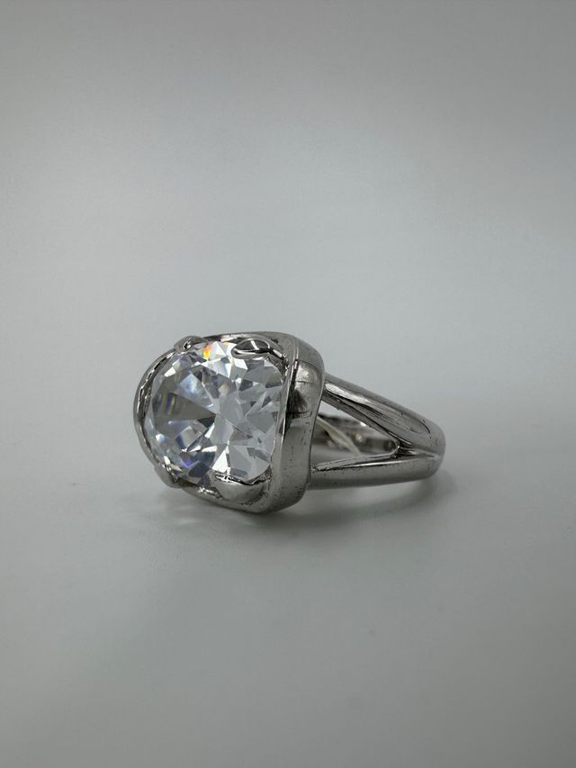 Anillo de Rodio y Piedras preciosas