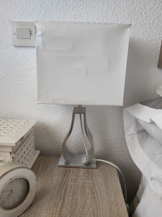 Dos Lamparas mesitas de noche