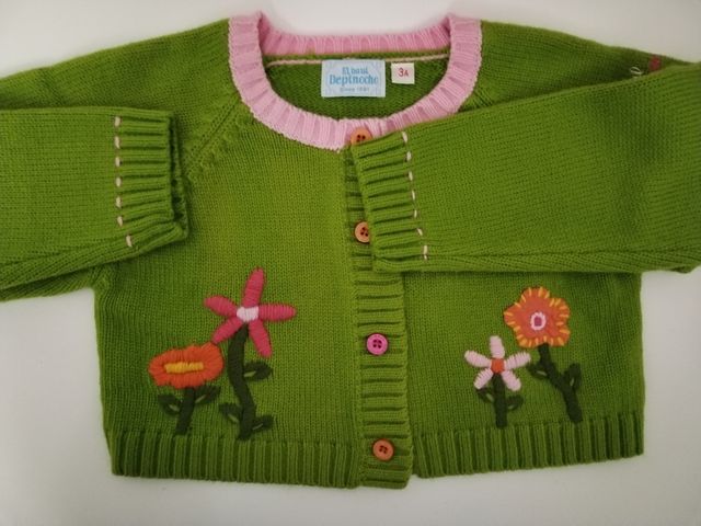 Chaqueta niña bordada