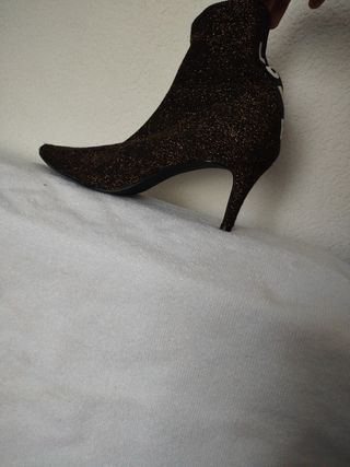 Botas baja metal oro 