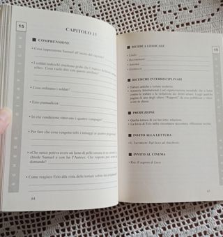 Libro didattico "A testa alta" di R. D'Orazio 