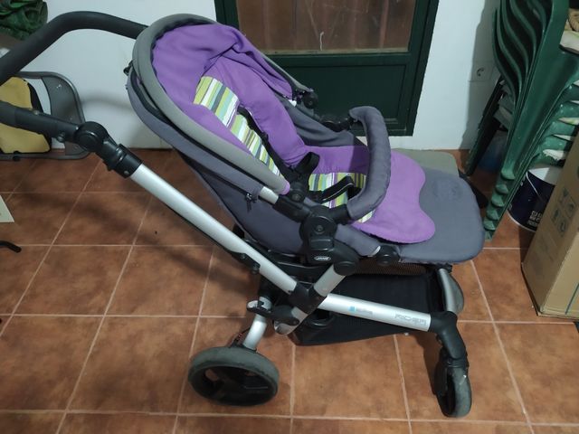 Carro, cochecito para bebé con complementos