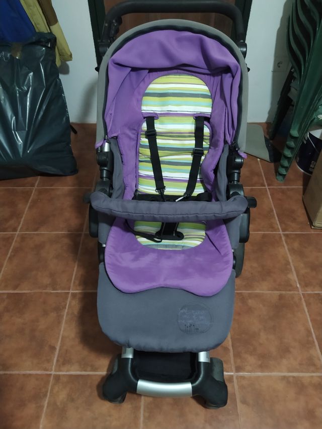 Carro, cochecito para bebé con complementos