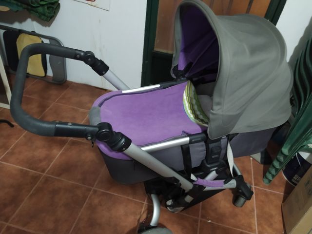 Carro, cochecito para bebé con complementos