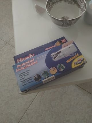 Macchina da cucire portatile nuova