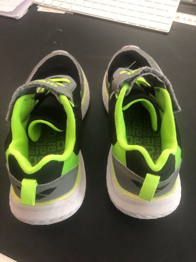 Scarpe Arena taglia 32