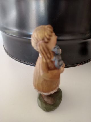 Nuova bimba con gatto statuina da collezione