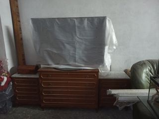 Cómoda y mesitas de dormitorio