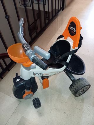Triciclo body max. Marca: Injusa. 