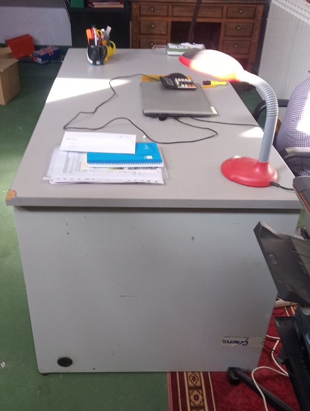 mesa escritorio oficina metal