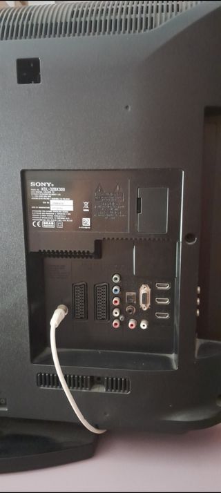 TV SONY BRAVIA 32" LCD(para reparar o para piezas)