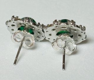 Pendientes con Onix verde en plata de ley 925
