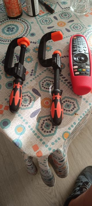 2 sargentos de plastico