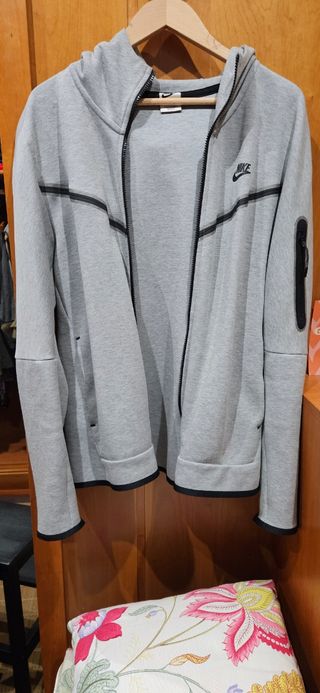 Chaqueta Nike Tech T. L gris 