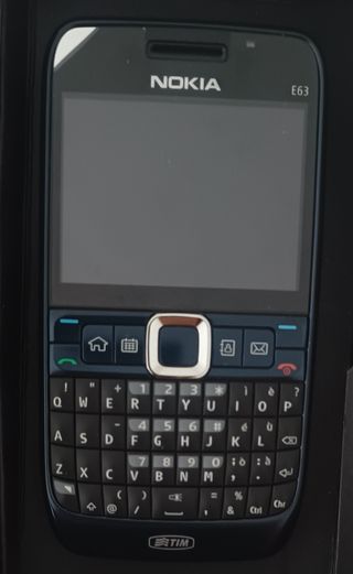 Telefono NoKia E63