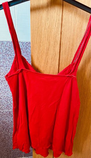 Camiseta roja tribune