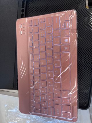 ZHIKE Funda con Teclado para iPad,con italiano