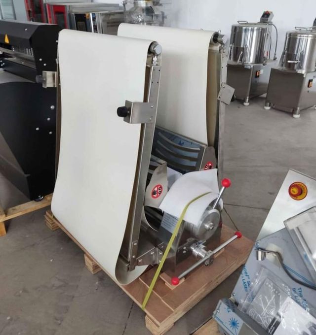 EXTENDEDORA DE MASA SOBRE MESA