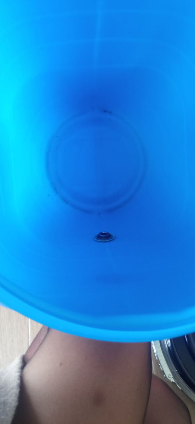 HELGUEFER-Bidón 60L ballesta con grifo metálico