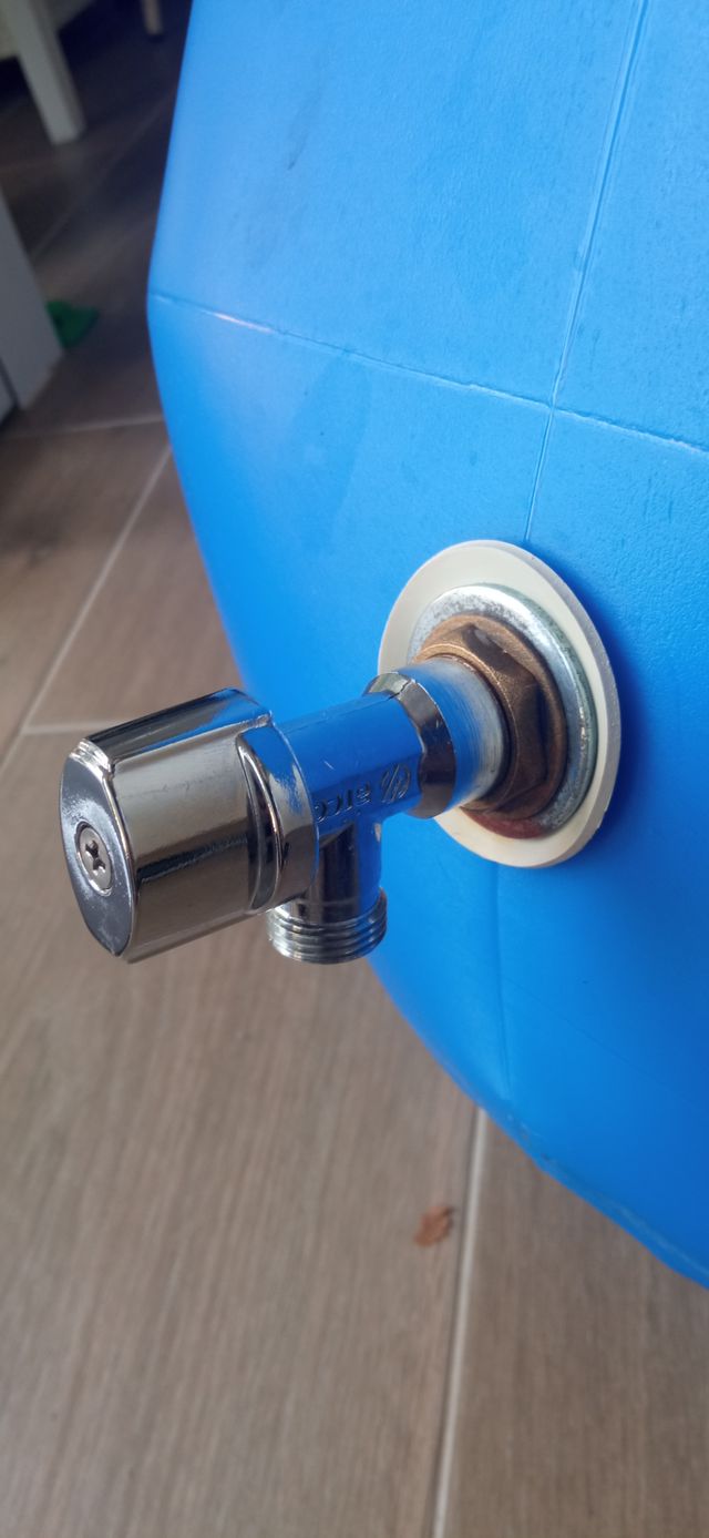 HELGUEFER-Bidón 60L ballesta con grifo metálico