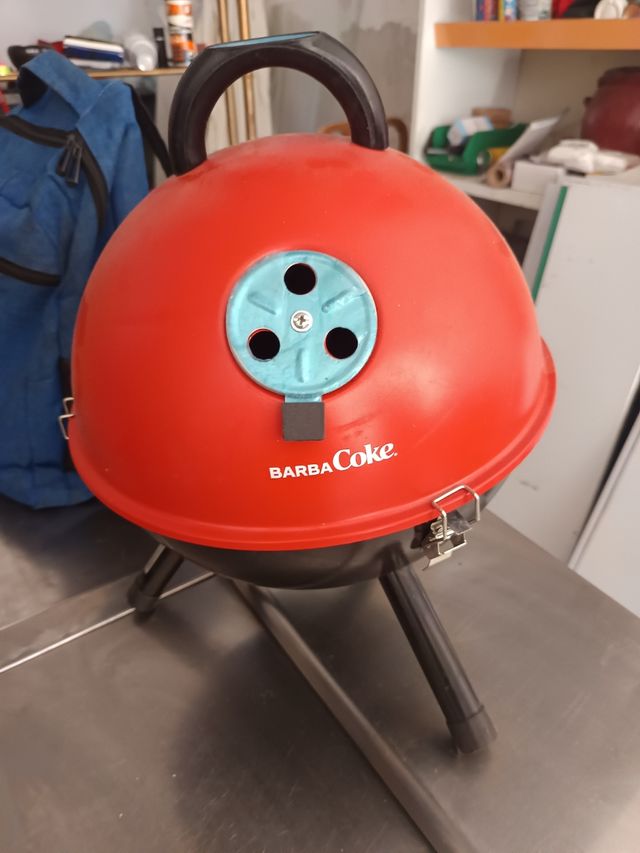 Mini barbacoa marca Coca-Cola 