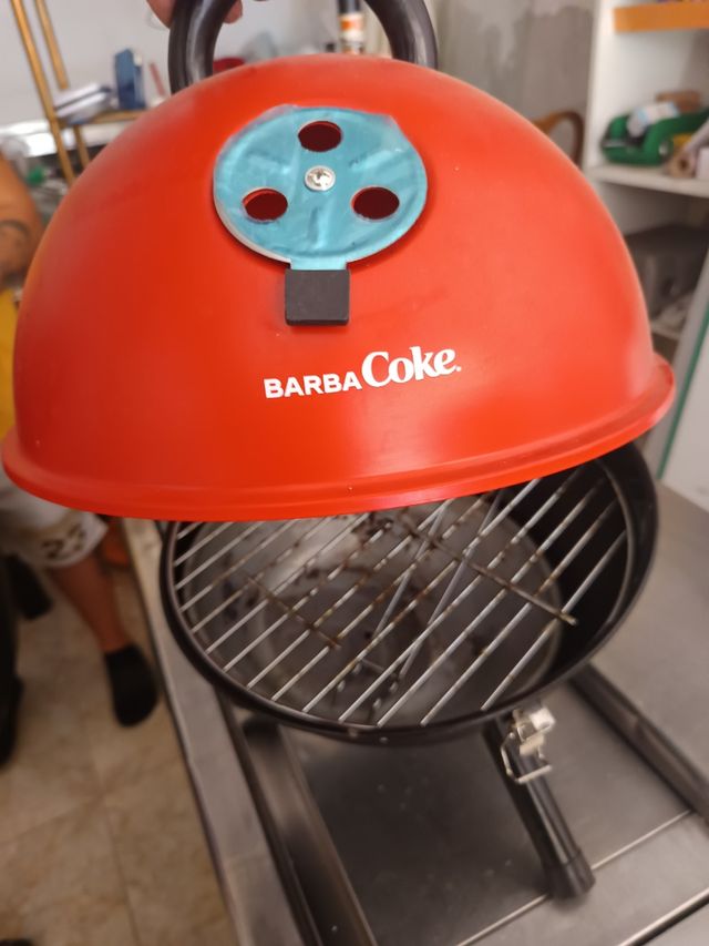 Mini barbacoa marca Coca-Cola 