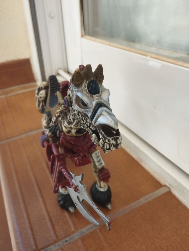 Caballo con lanza skeleton warriors años 90