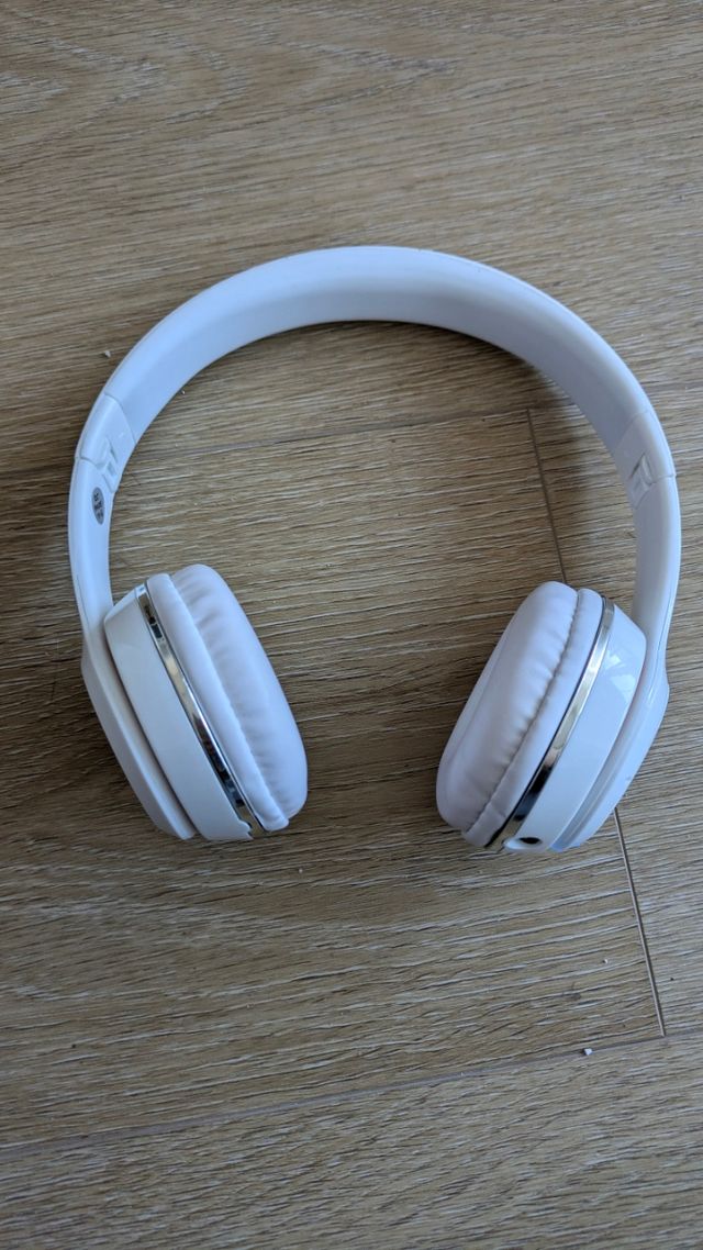 Auriculares blancos