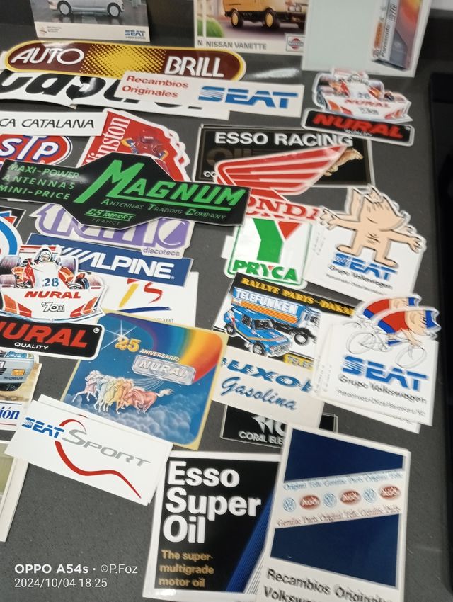 Pegatinas publicitarias de los años 90.