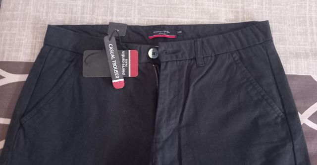 PANTALÓN CHINO PIERRE CARDÍN