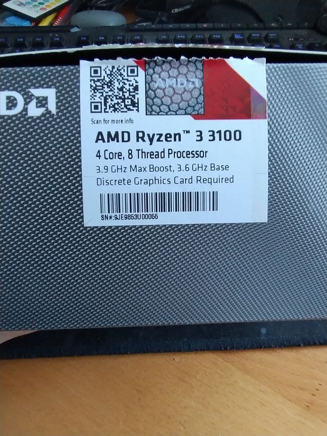Procesador AMD Ryzen 3 3100 con ventilador