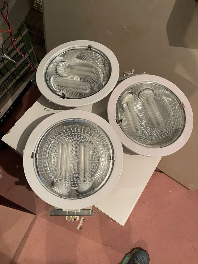 Focos incrustrados oficina