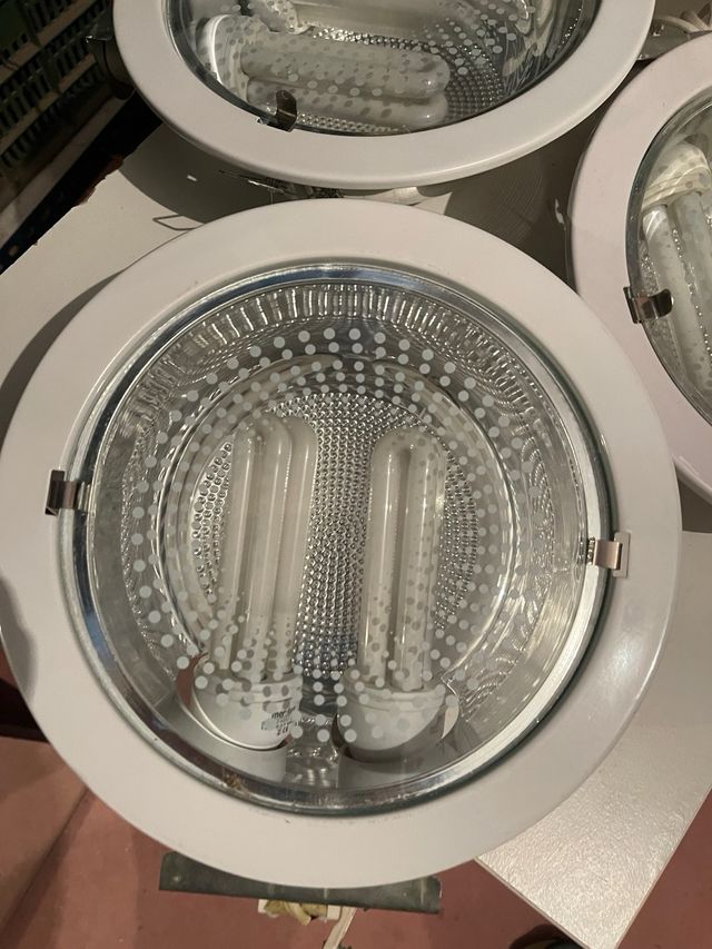 Focos incrustrados oficina