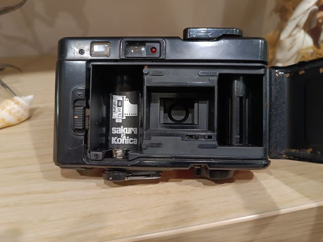 Macchina fotografica KONICA POP
