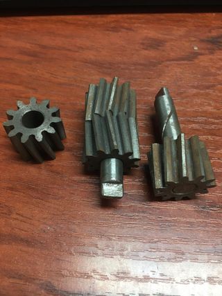 Juego de 3 piñones bomba aceite Seat 600