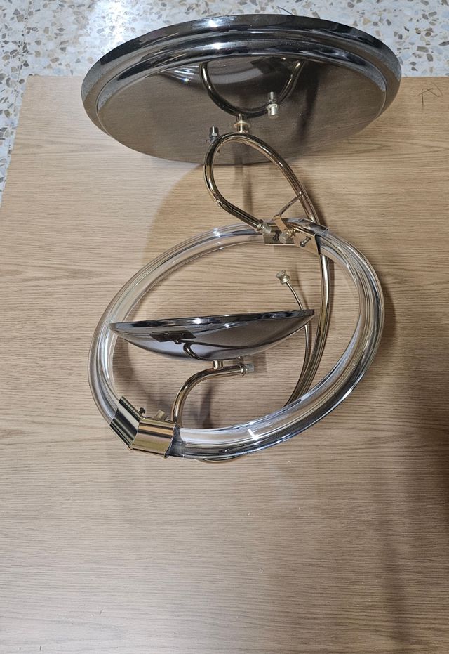 Lámpara de techo antigua