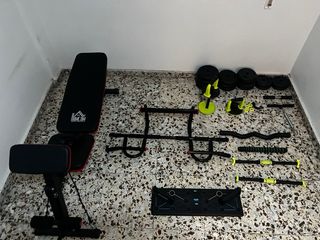 Gimnasio , banco pesas , musculacion , mancuernas